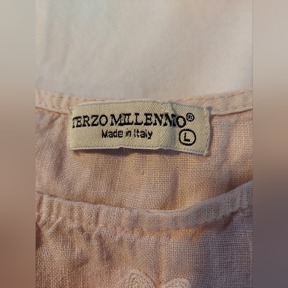 Terzo Millennio Italian Made Soft Pink Floral Embroidered 100% Linen Hi-Low Top - Picture 3 of 8
